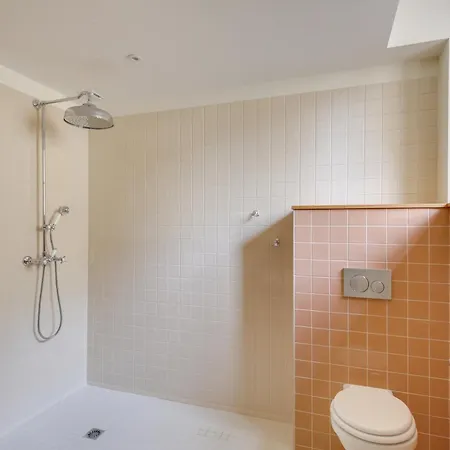 מלון Badon Boutique 4*